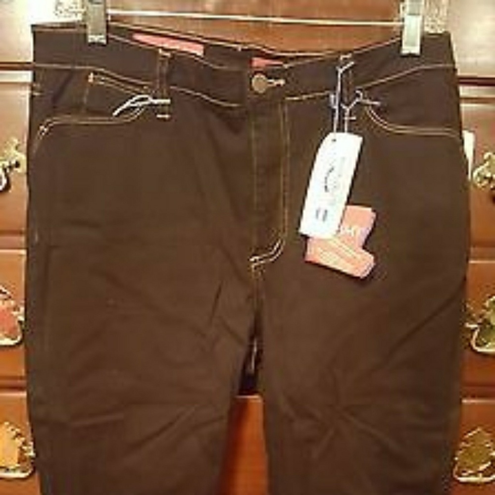NWT. NYDJ black Stretch cotton cropped jeans 12.